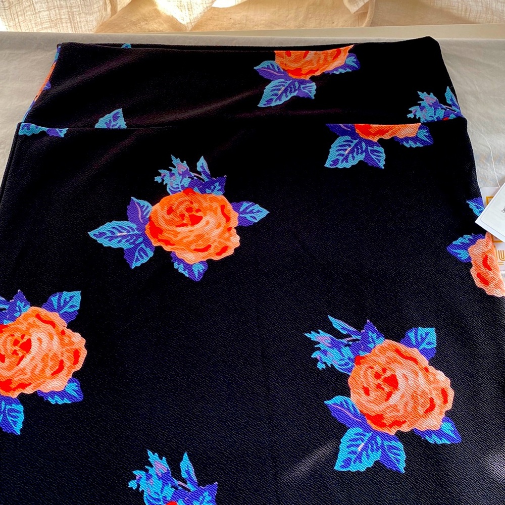 LuLaRoe XL Floral Cassie Pencil Skirt